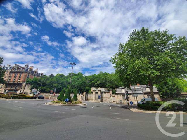 Appartement F1 à louer - 1 pièce - 33.3 m2 - SEVRES - 92 - ILE-DE-FRANCE - Century 21 Lb Immobilier