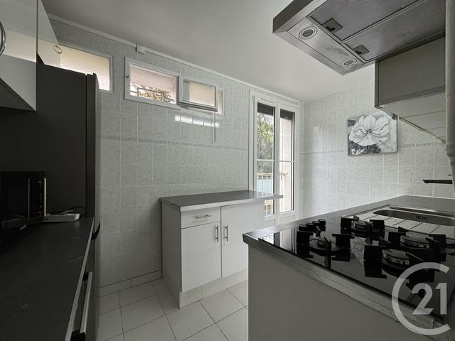 Appartement F4 à louer - 4 pièces - 72.41 m2 - CHARENTON LE PONT - 94 - ILE-DE-FRANCE - Century 21 Lb Immobilier