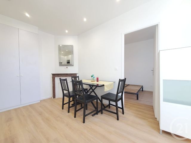 Appartement F2 à louer - 2 pièces - 29.4 m2 - IVRY SUR SEINE - 94 - ILE-DE-FRANCE - Century 21 Lb Immobilier