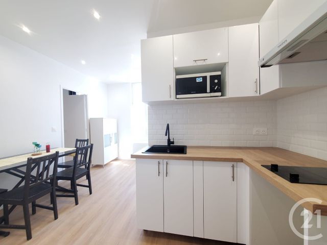 Appartement F2 à louer - 2 pièces - 29.4 m2 - IVRY SUR SEINE - 94 - ILE-DE-FRANCE - Century 21 Lb Immobilier