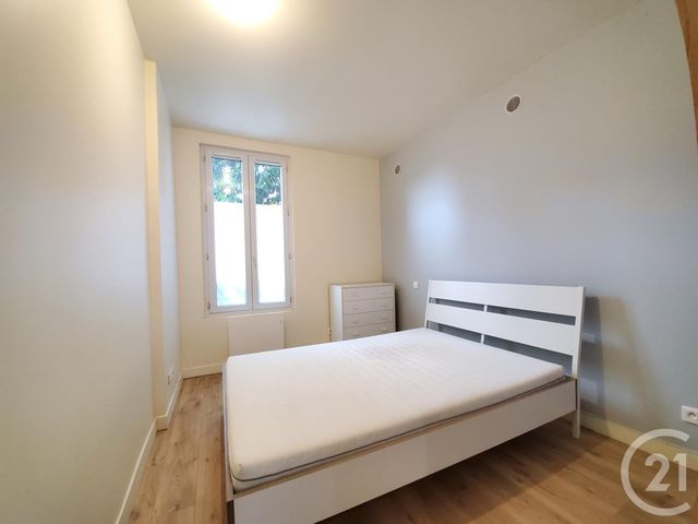 Appartement F2 à louer - 2 pièces - 23.89 m2 - IVRY SUR SEINE - 94 - ILE-DE-FRANCE - Century 21 Lb Immobilier
